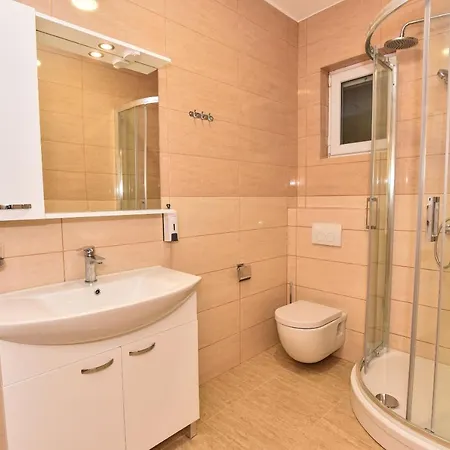 Sana 1 Apartment Vir