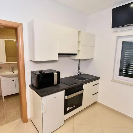 Apartment Sana 1 *